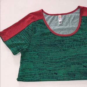 Lularoe L classic tee